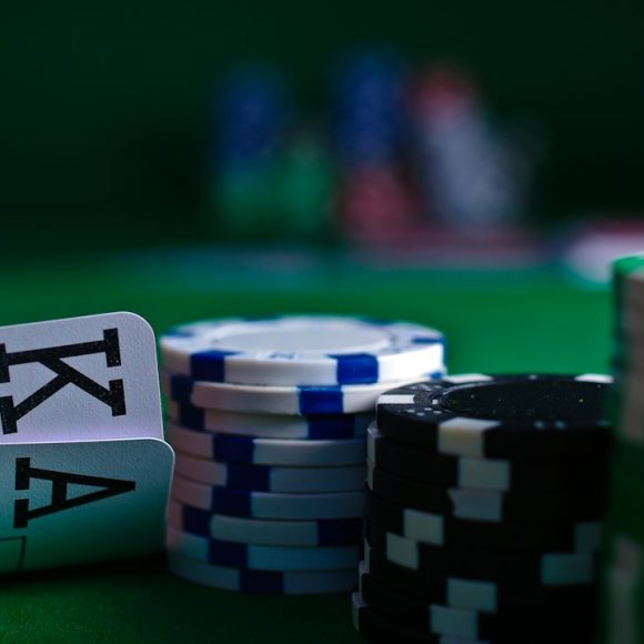 Why Winning Streaks Create False Confidence: The Psychology Behind the Hot Hand Fallacy — Photo by Michał Parzuchowski on Unsplash